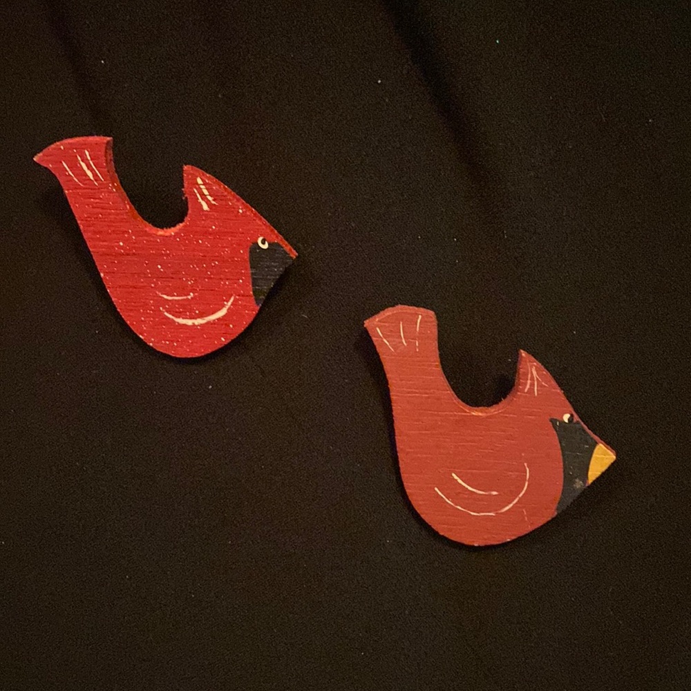 2 Wooden Cardinal Pins 🐦